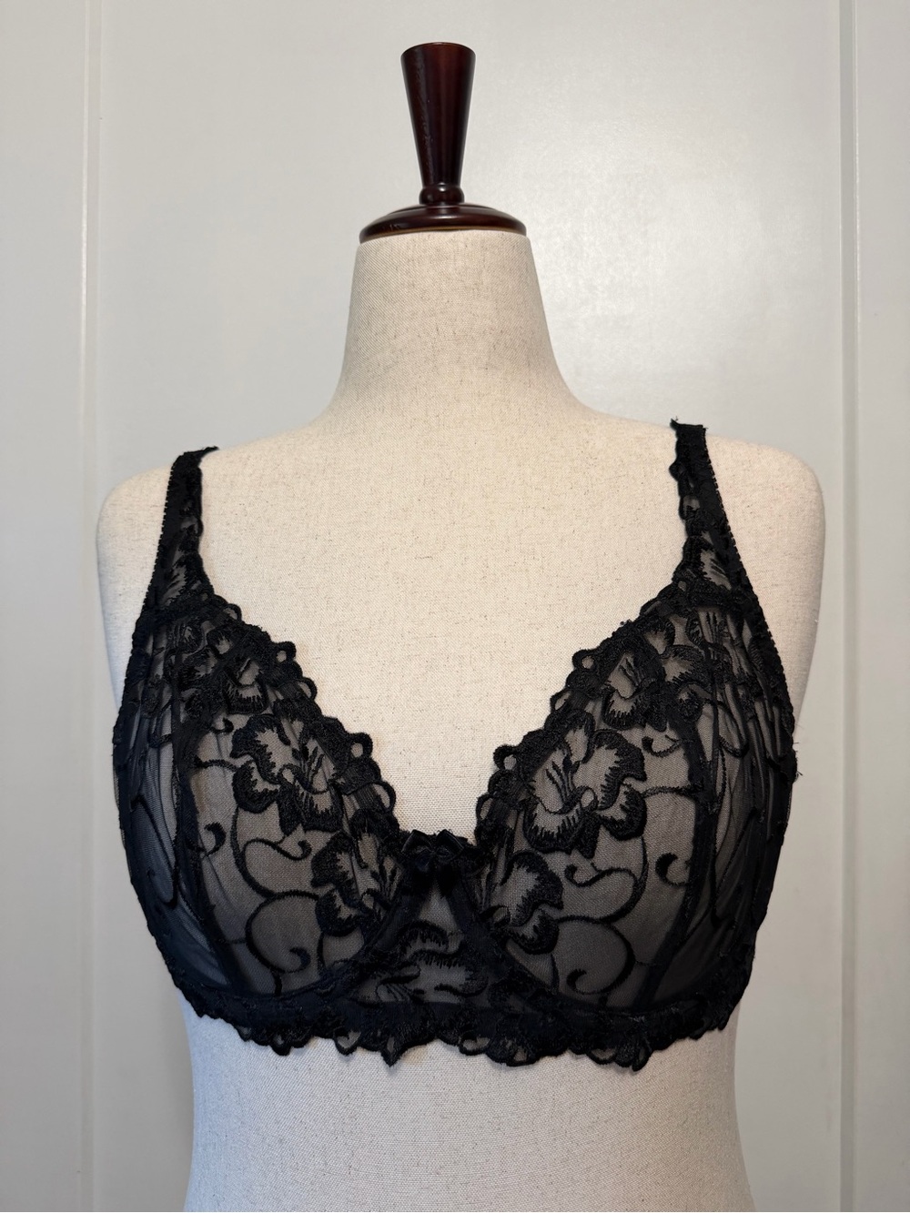 Vintage Victoria’s Secret 34D Black Sheer Floral Lace Bra Y2K